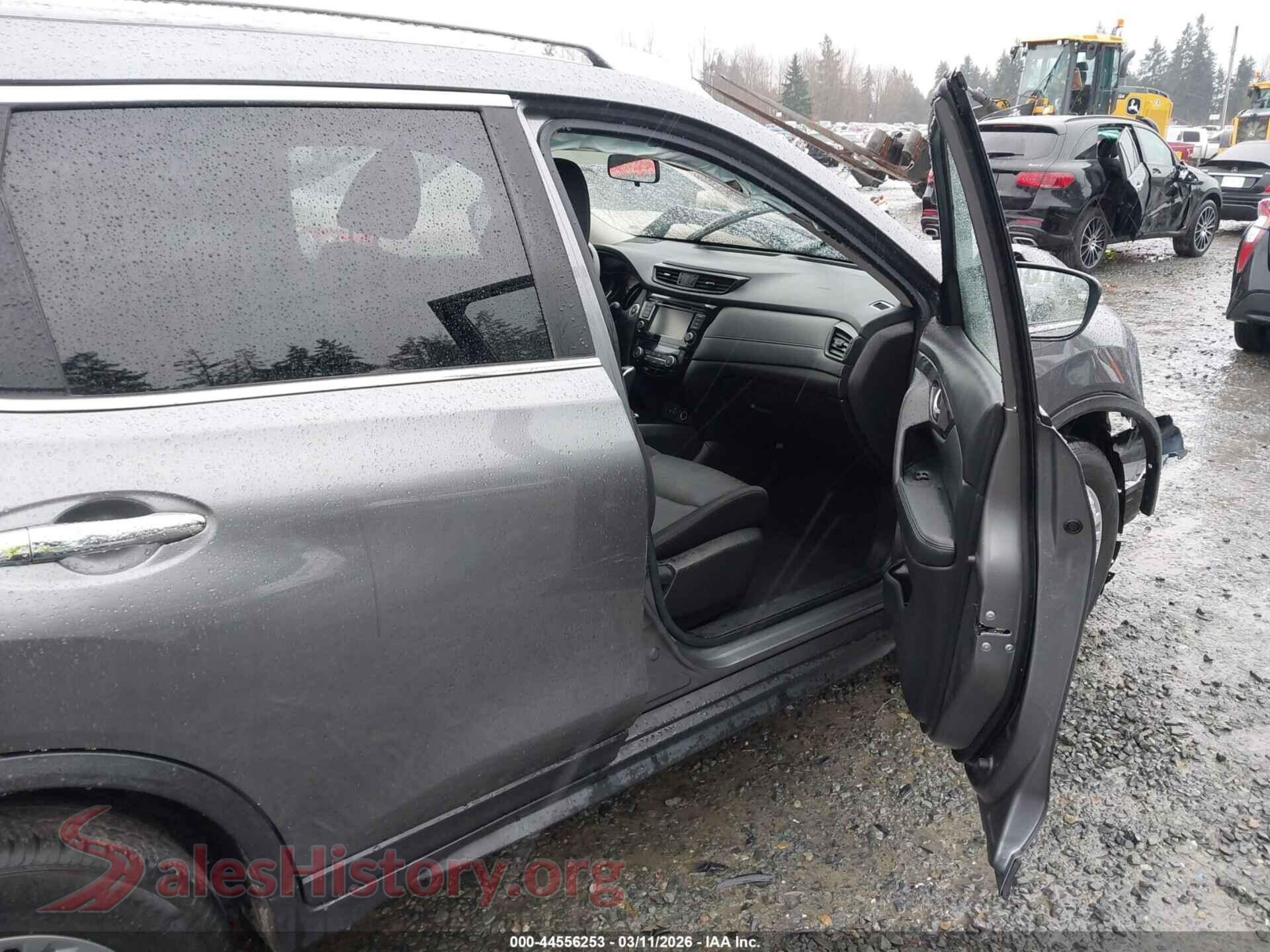 2020 NISSAN ROGUE VIN JN8AT2MT0LW039382, rear view