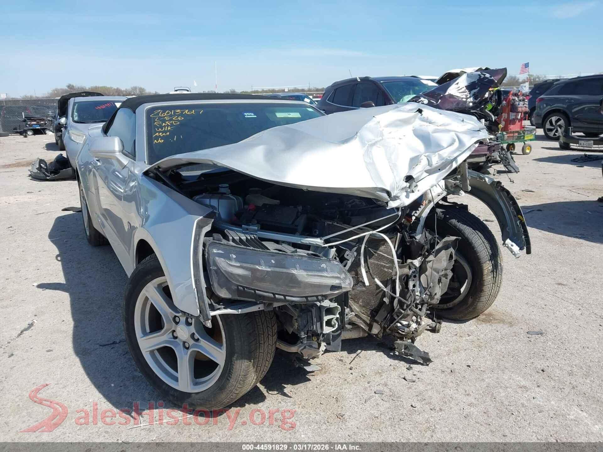 2019 CHEVROLET CAMARO VIN 1G1FB3DS7K0153410, auction photo