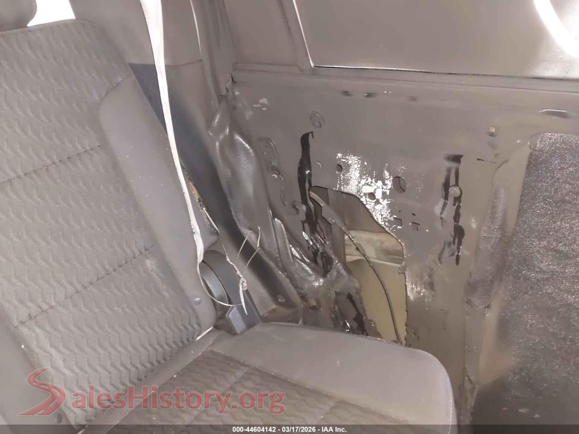 2017 CHEVROLET TAHOE VIN 1GNSKFEC6HR313576, damage close-up