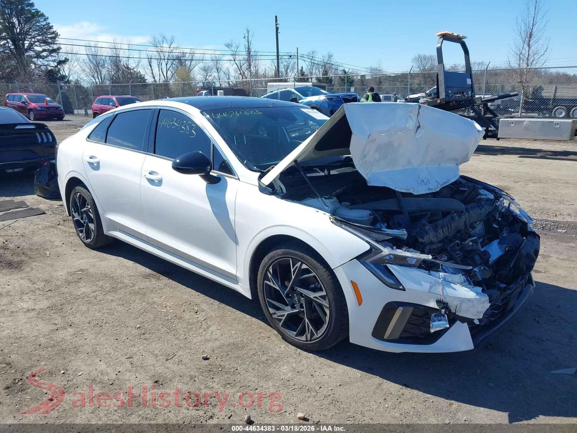 KNAG64J77S5318250 2025 KIA K5