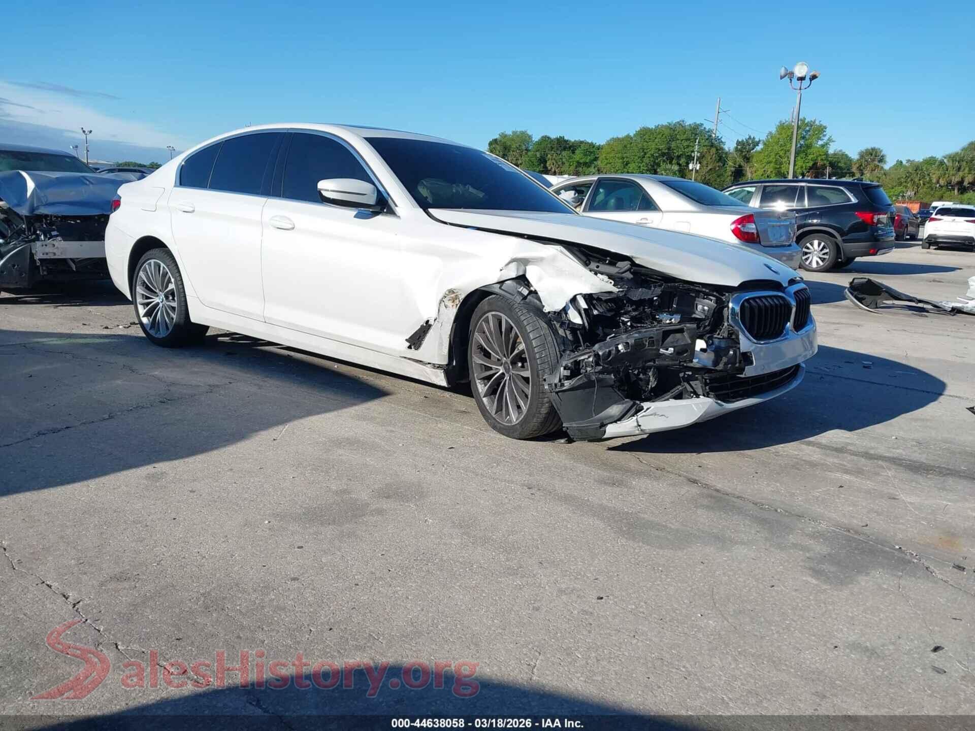 WBA53BH05NWX51805 2022 BMW 530