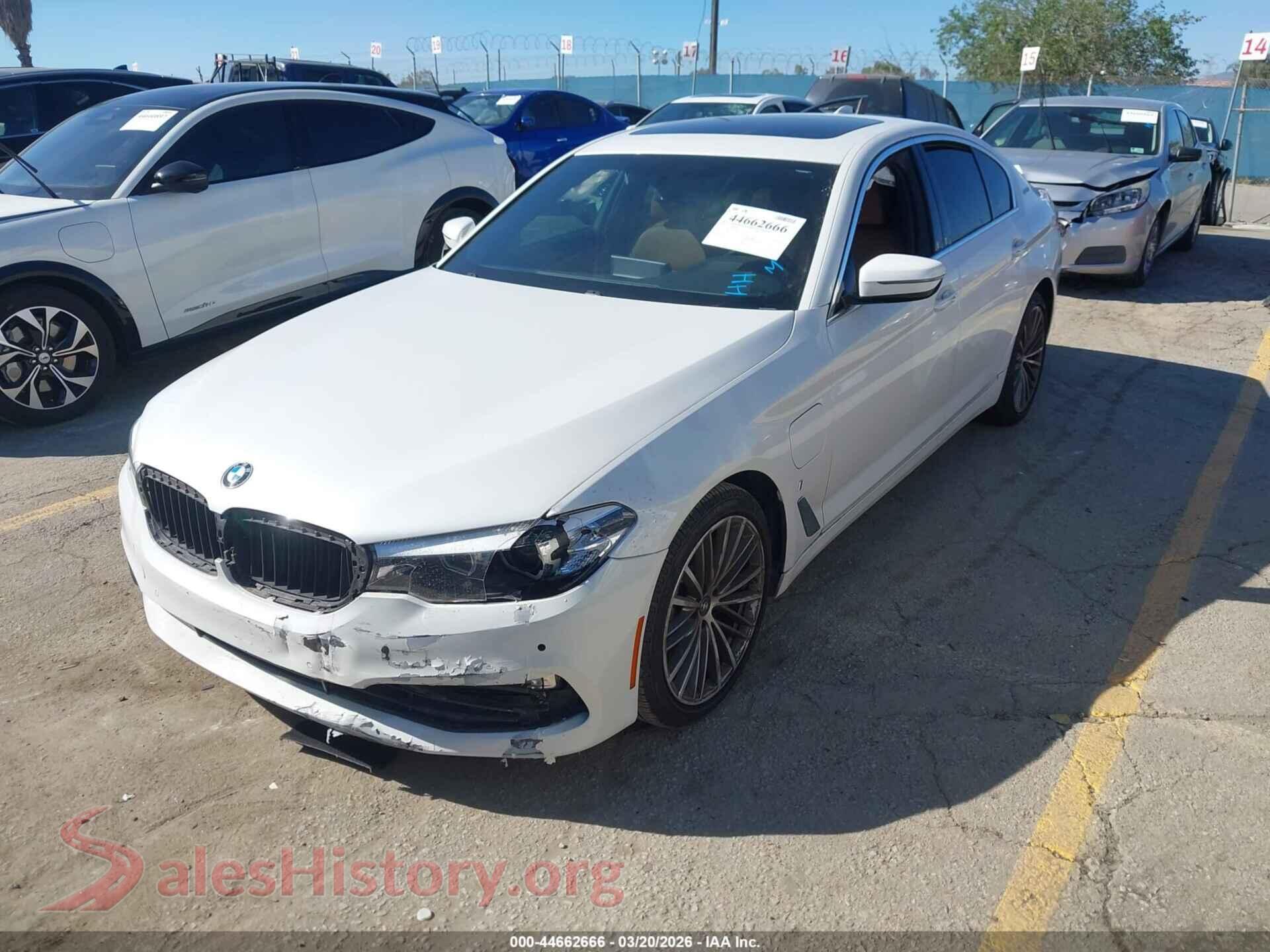 2018 BMW 530E VIN WBAJA9C5XJB252080, front view