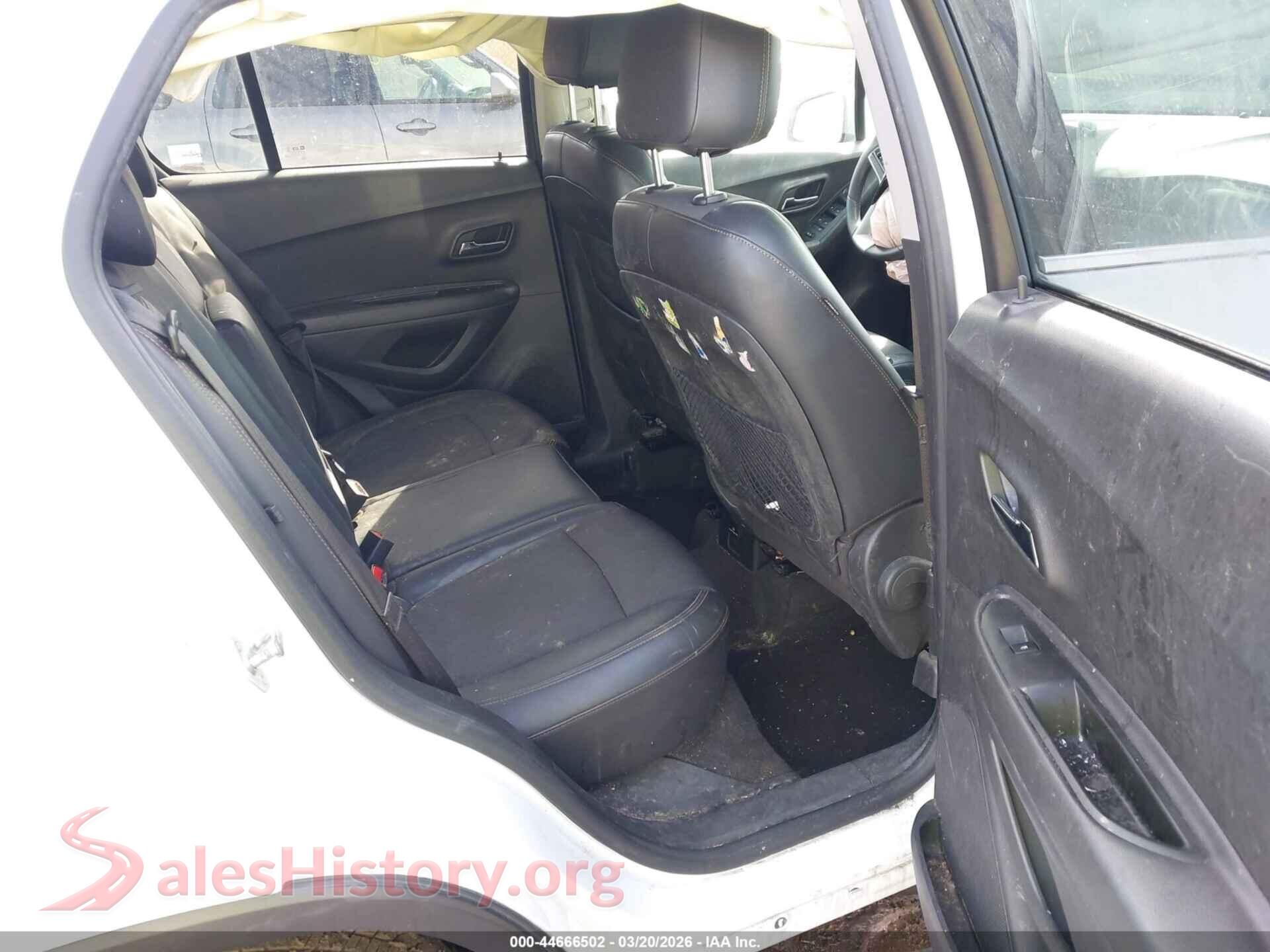 2020 CHEVROLET TRAX VIN KL7CJPSB0LB086059, front passenger side