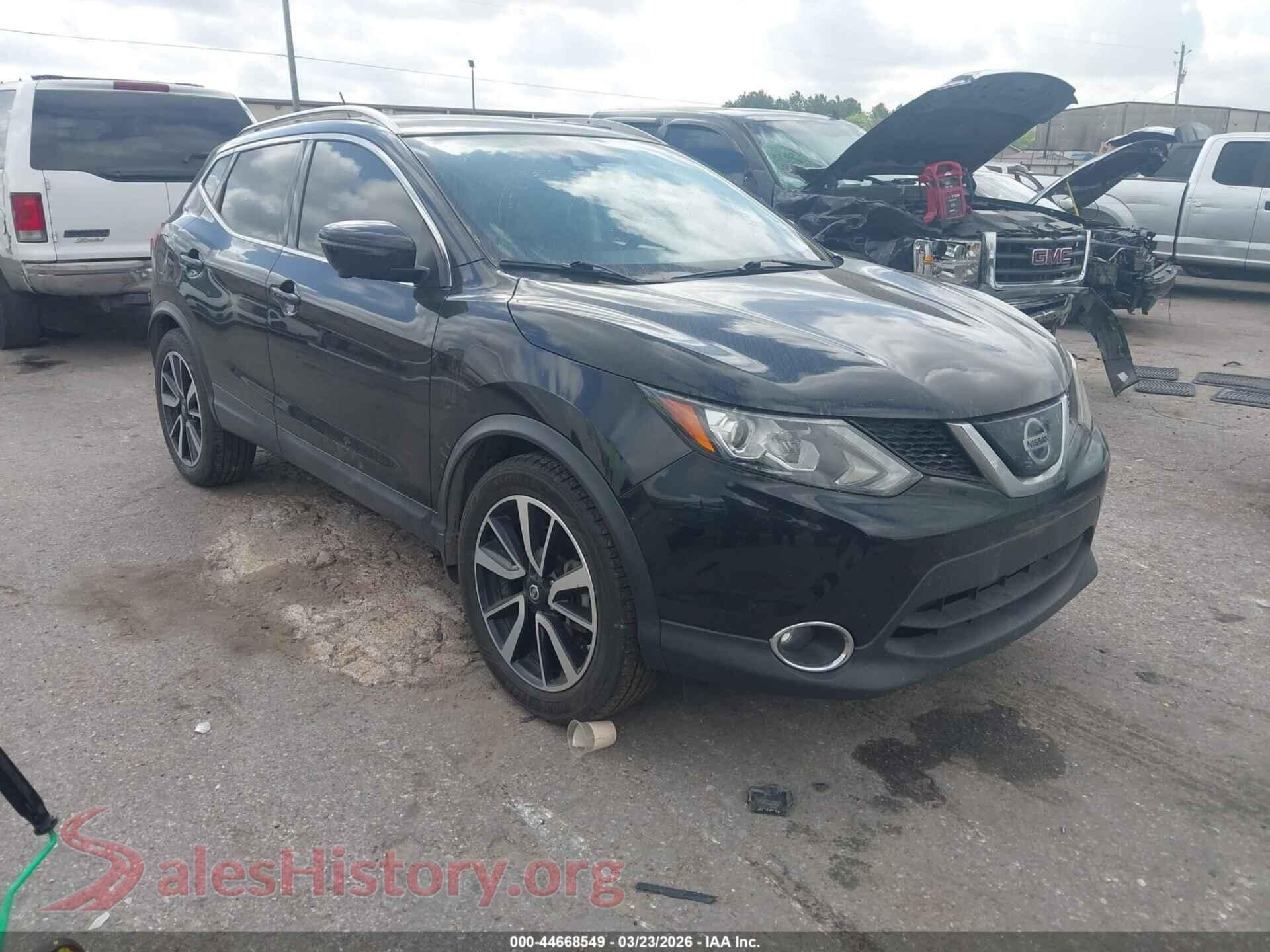 JN1BJ1CR3JW294422 2018 NISSAN ROGUE SPORT