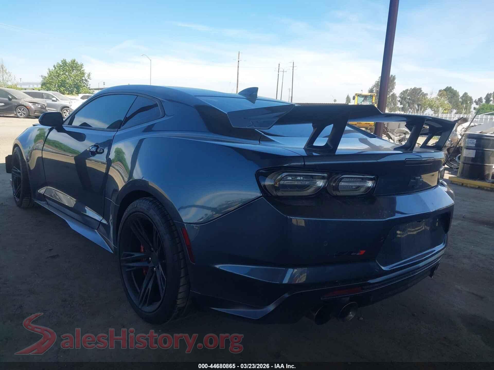 2019 CHEVROLET CAMARO VIN 1G1FK1R64K0136595, driver side view