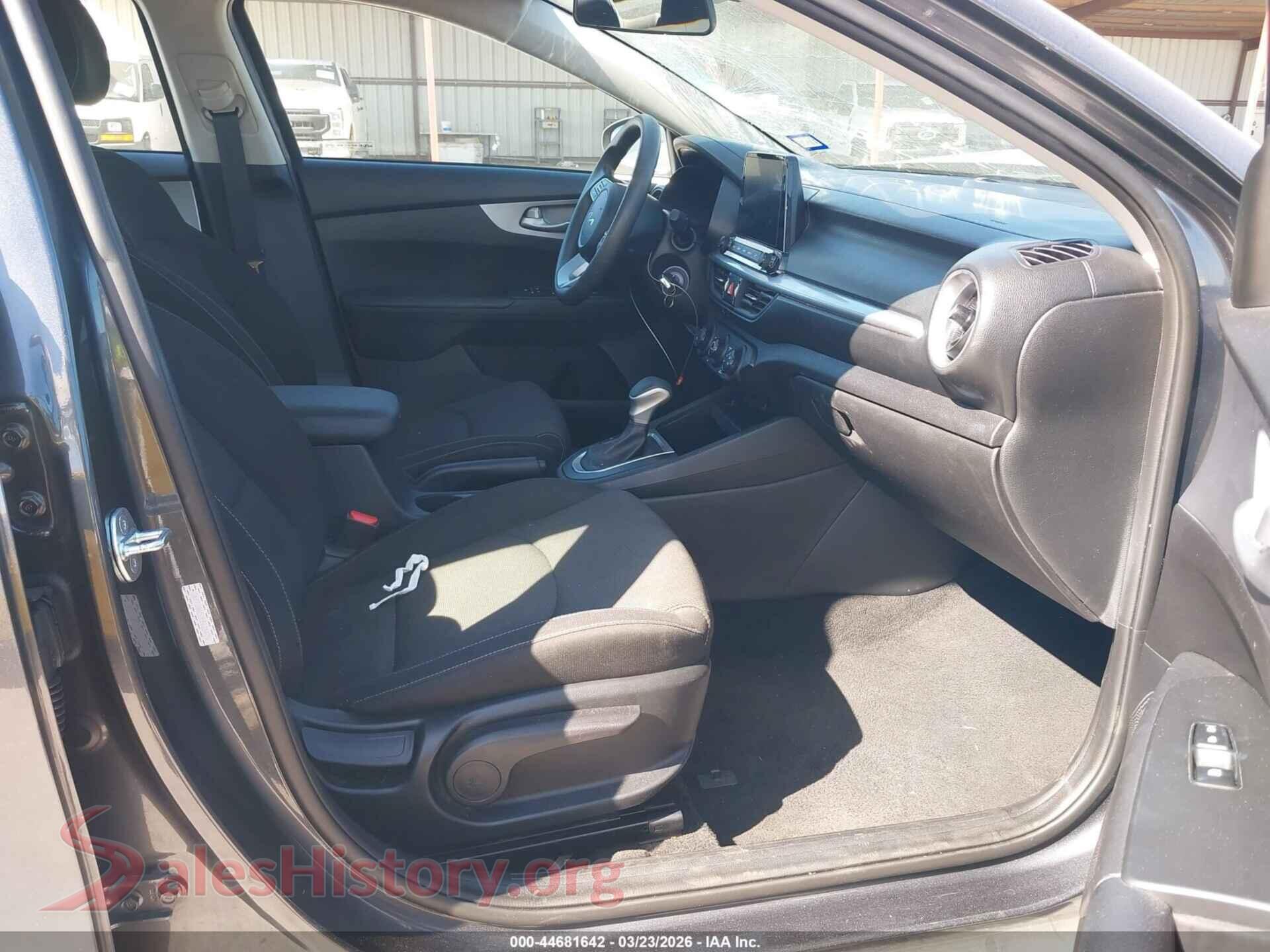 2023 KIA FORTE VIN 3KPF24AD2PE621478, rear view