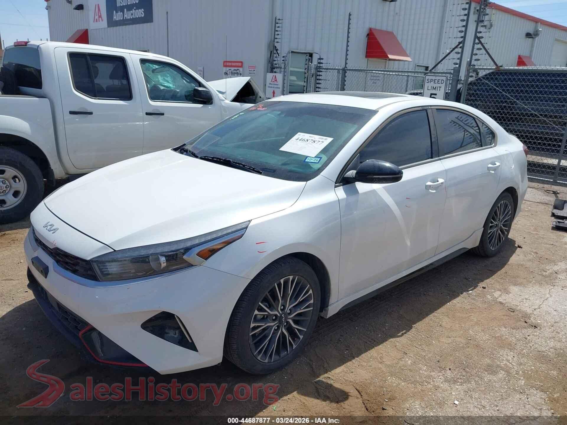 2024 KIA FORTE VIN 3KPF54AD2RE820086, front view