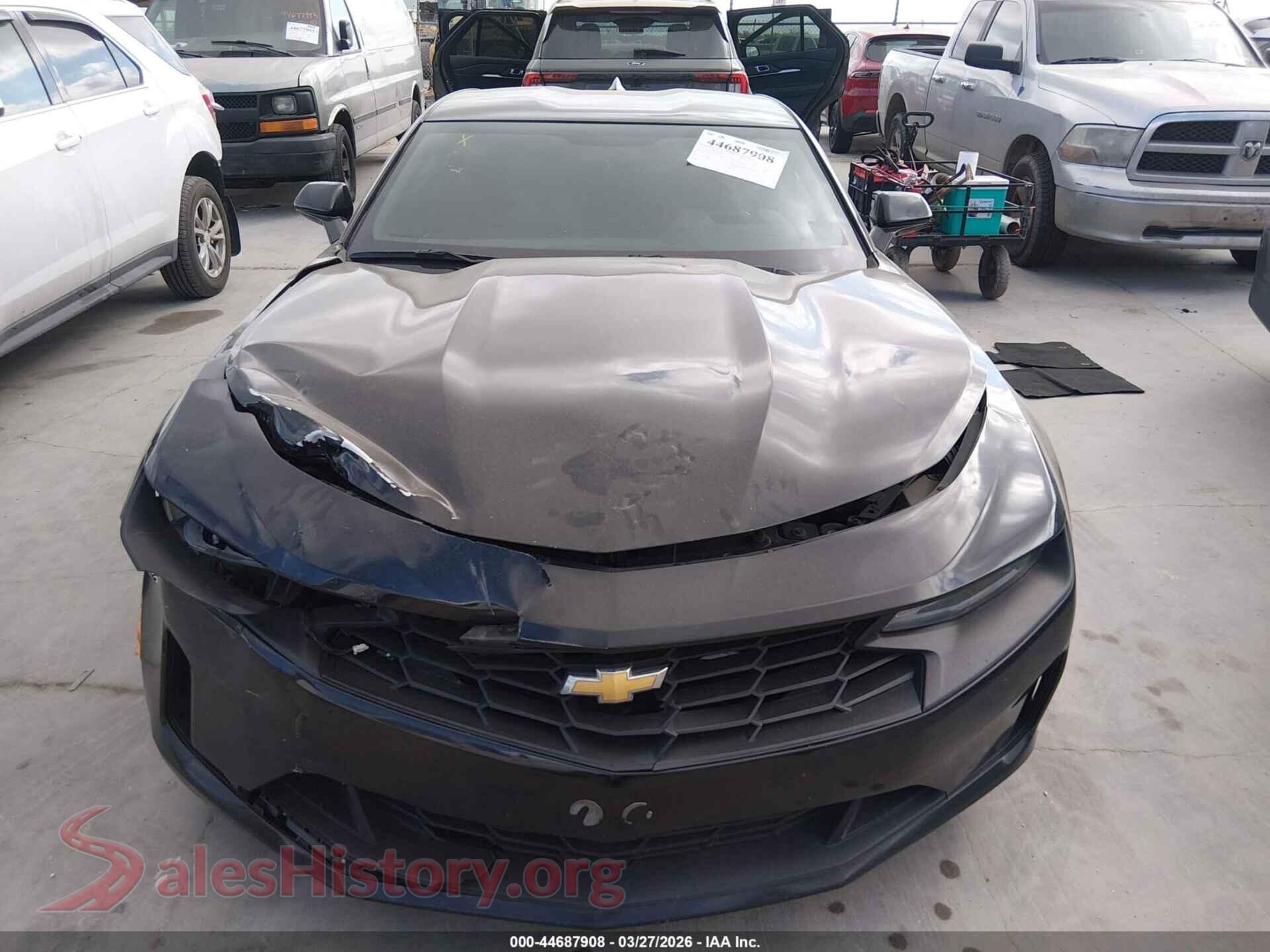 2021 CHEVROLET CAMARO VIN 1G1FB1RX2M0124831, damage close-up