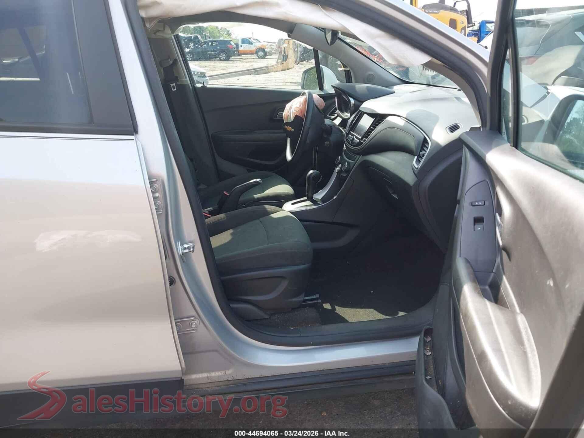 2022 CHEVROLET TRAX VIN KL7CJKSM0NB522688, rear view