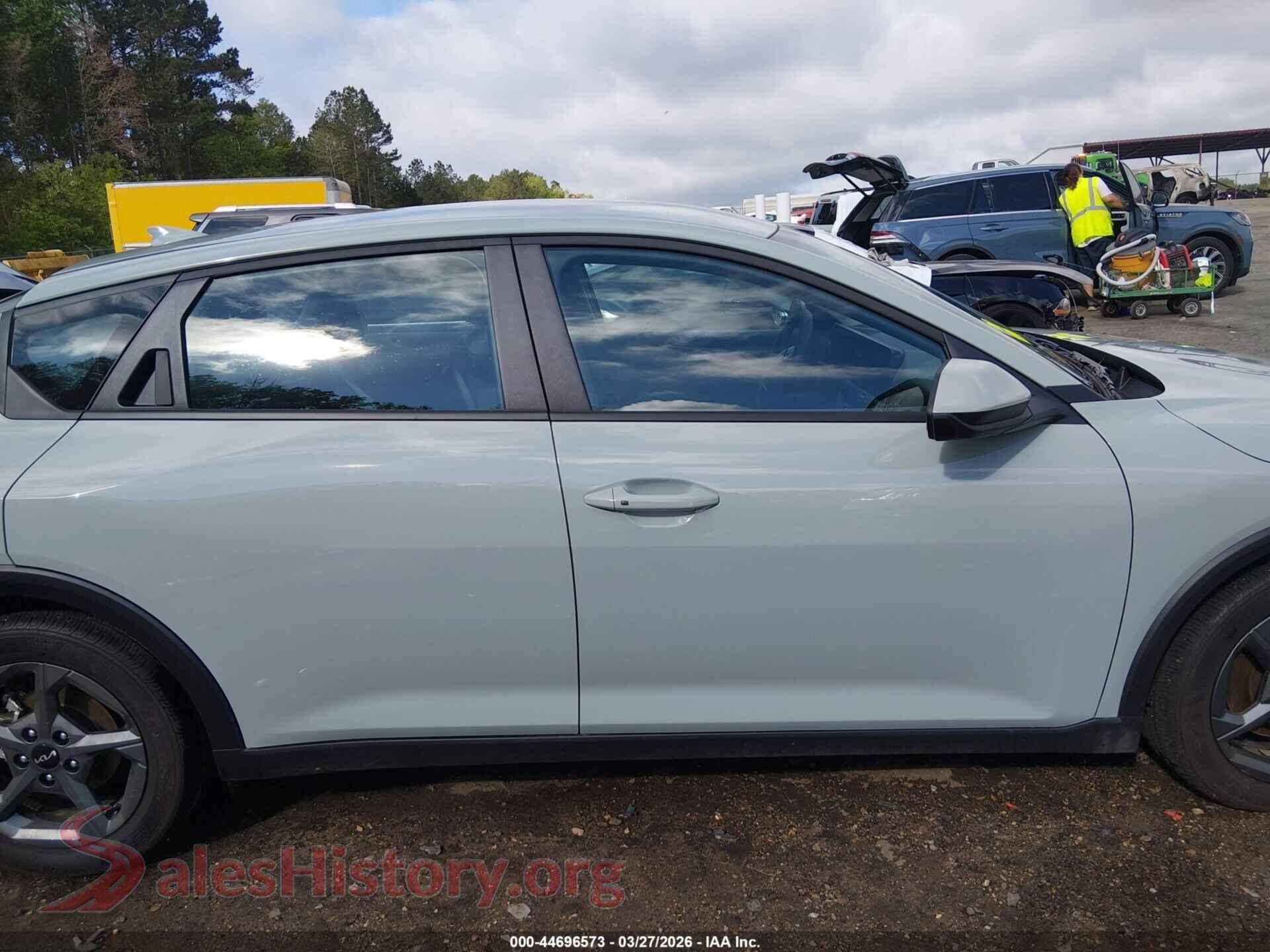 2025 KIA K4 VIN 3KPFT4DE8SE229373, auction photo 13
