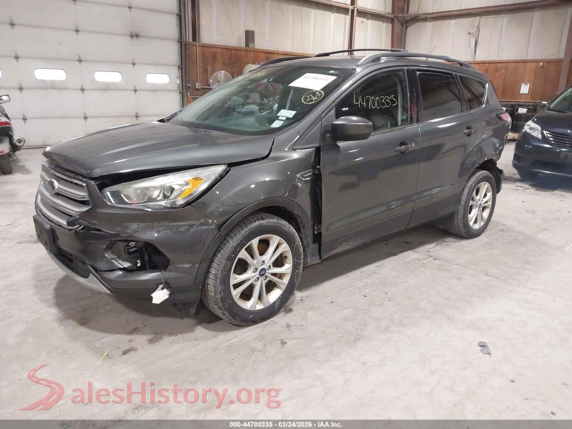 2017 FORD ESCAPE VIN 1FMCU9GD4HUD02695, front view