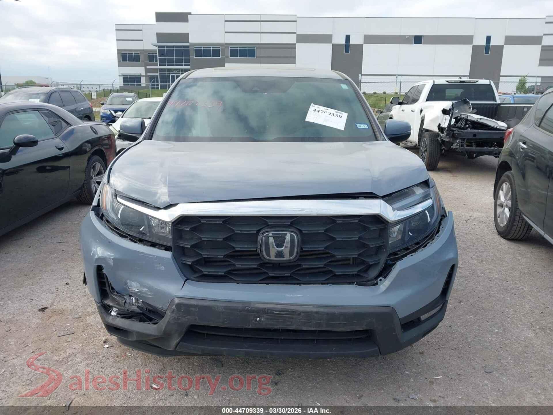 2025 HONDA PASSPORT VIN 5FNYF8H51SB019189, damage close-up