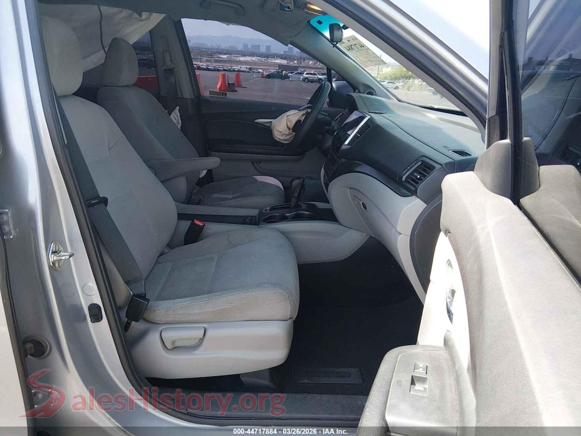 2018 HONDA PILOT VIN 5FNYF5H38JB009240, rear view