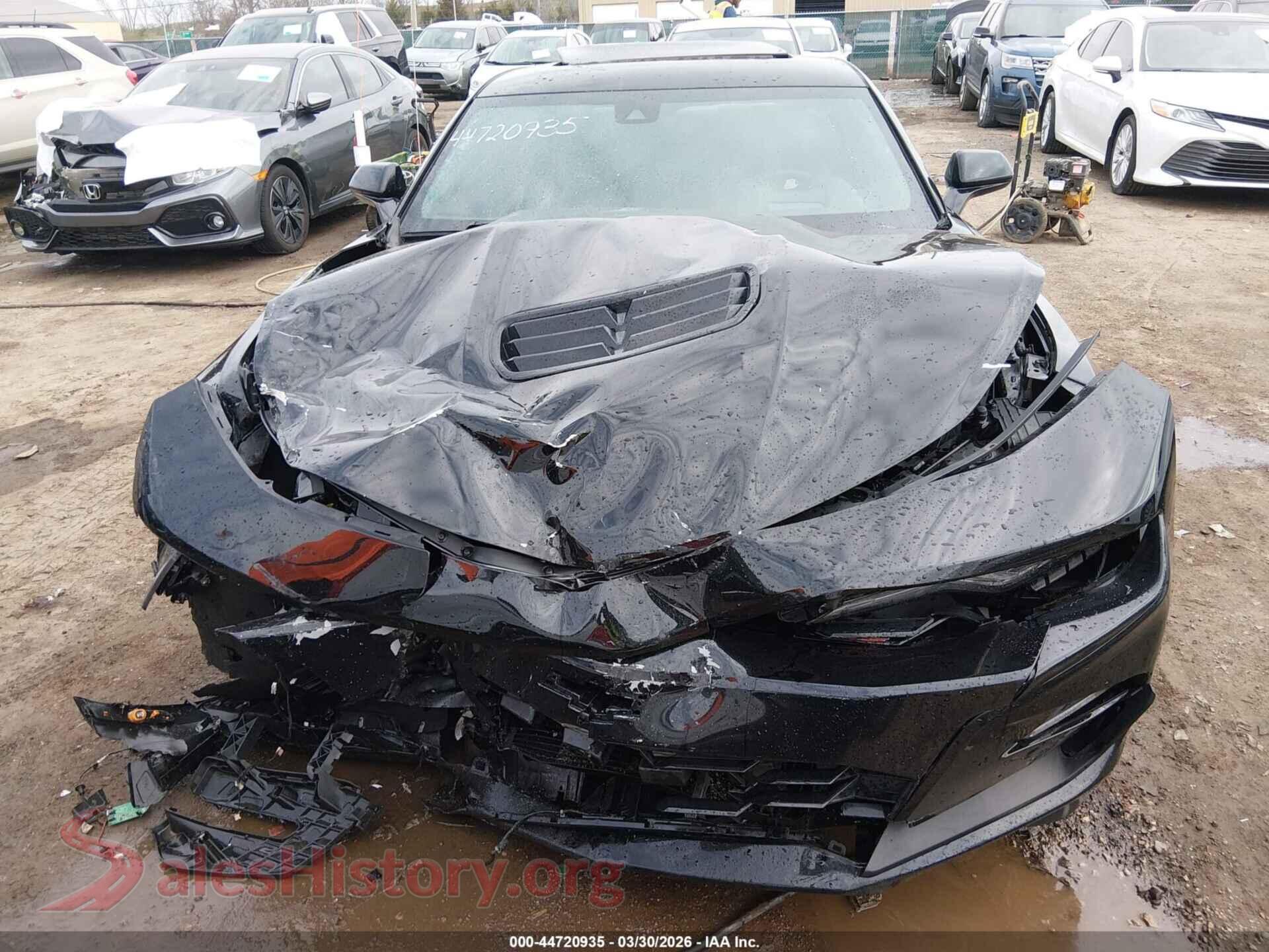 2019 CHEVROLET CAMARO VIN 1G1FH1R78K0118172, damage close-up