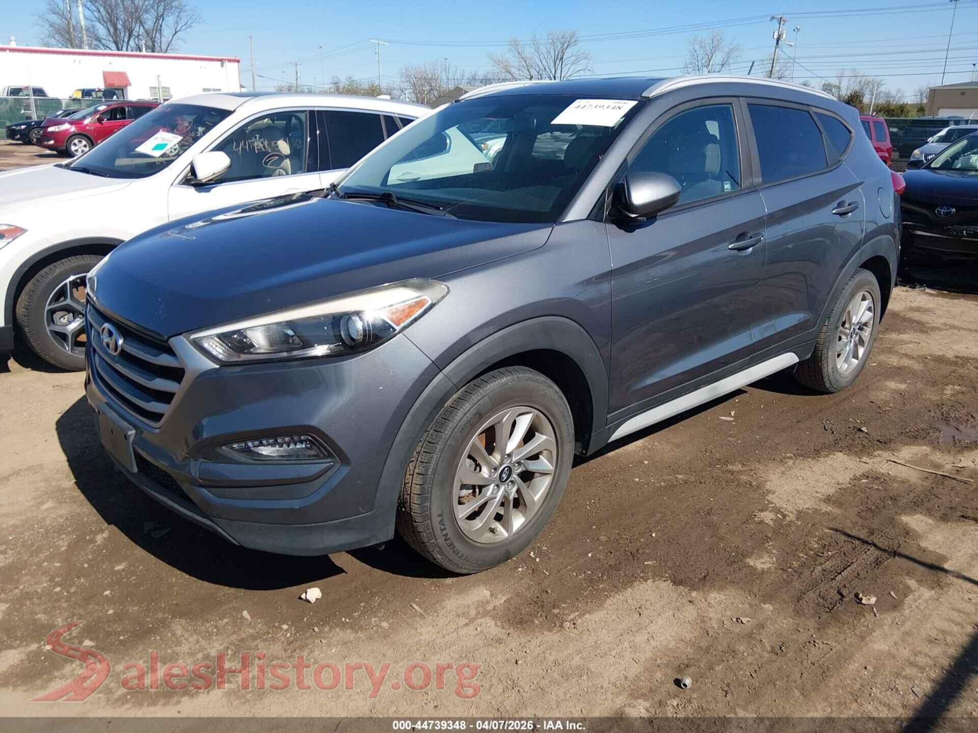 2017 HYUNDAI TUCSON VIN KM8J33A45HU462567, front view