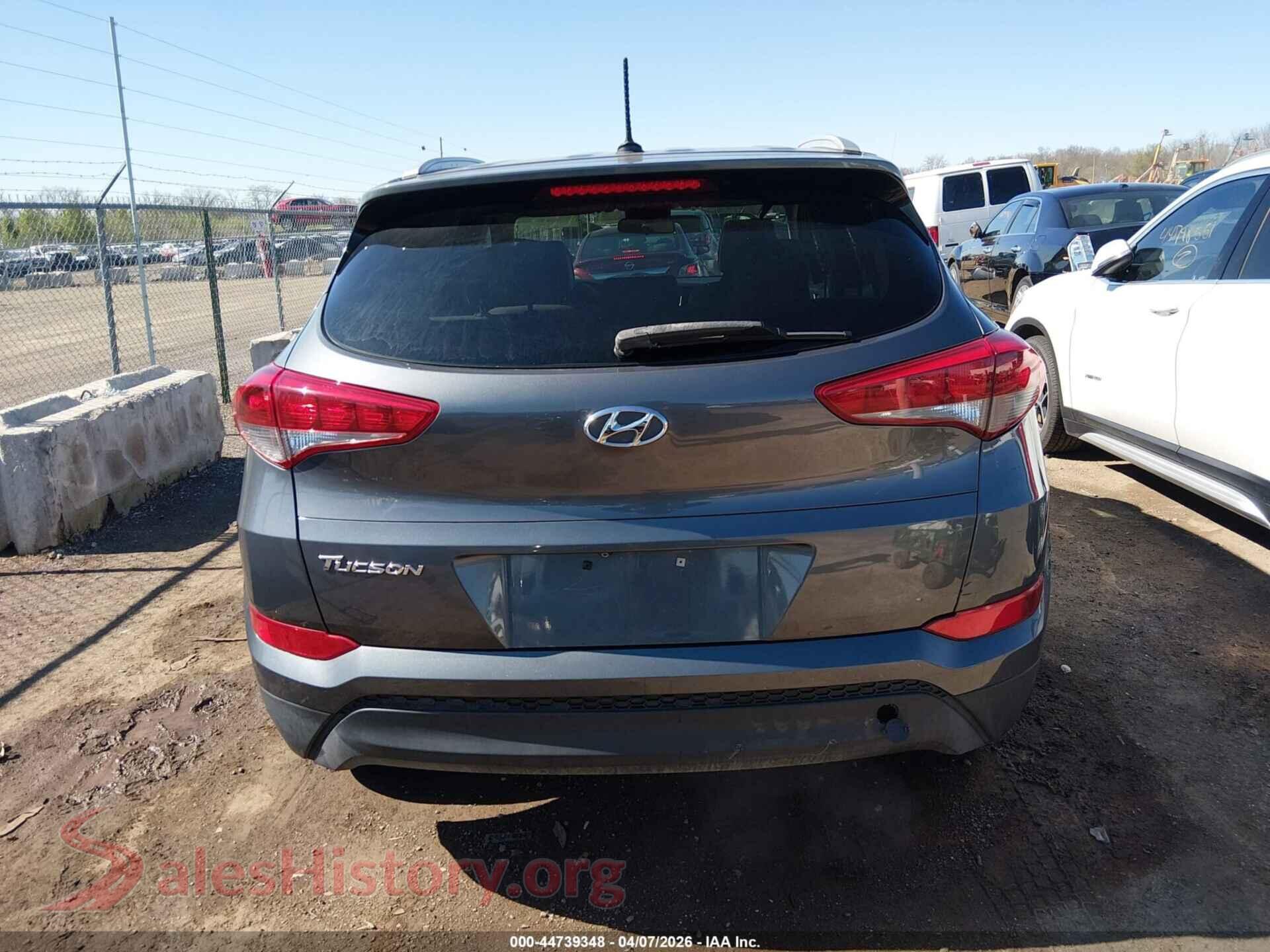 2017 HYUNDAI TUCSON VIN KM8J33A45HU462567, auction photo 16