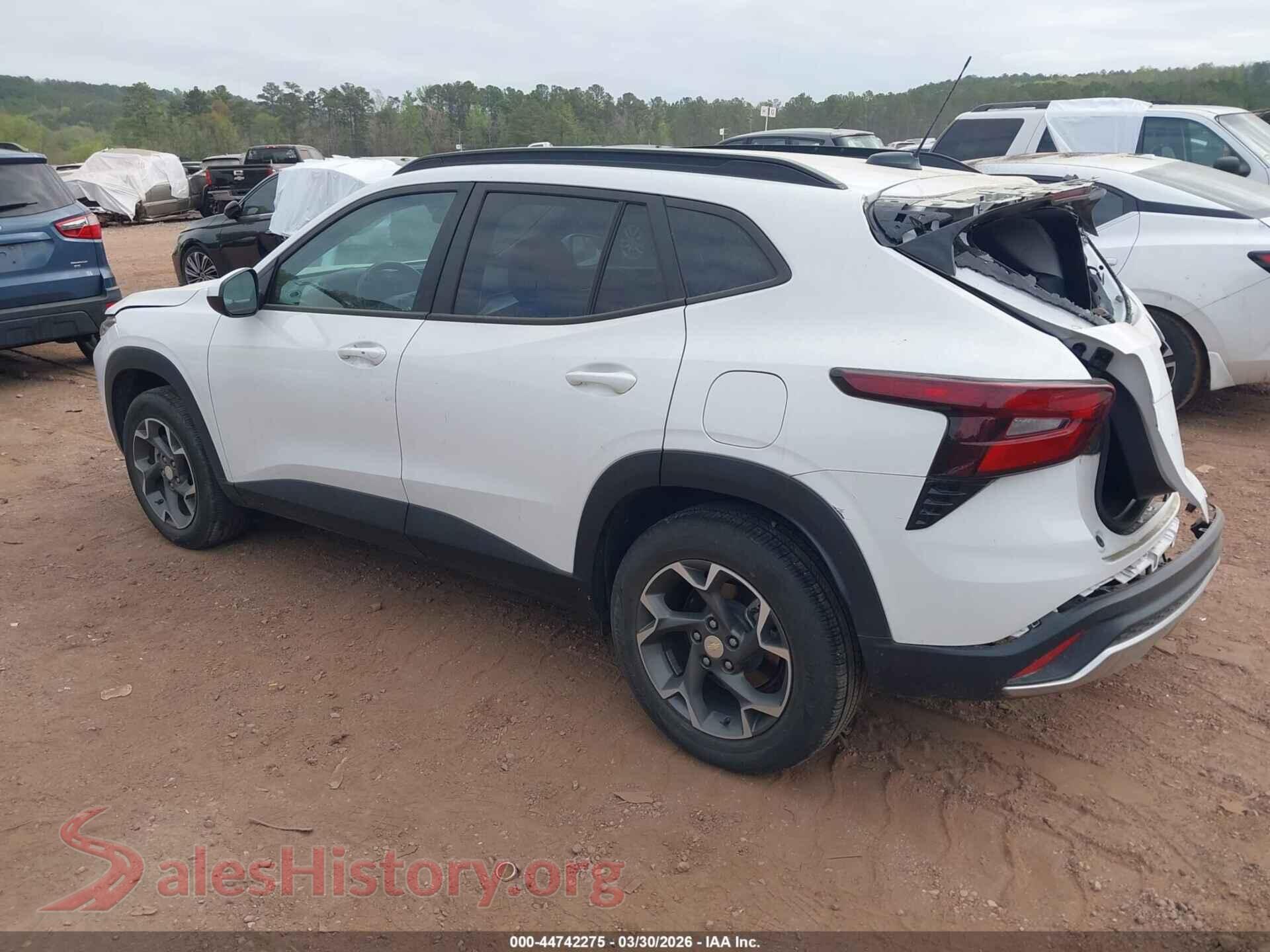 2024 CHEVROLET TRAX VIN KL77LHE23RC054187, driver side view