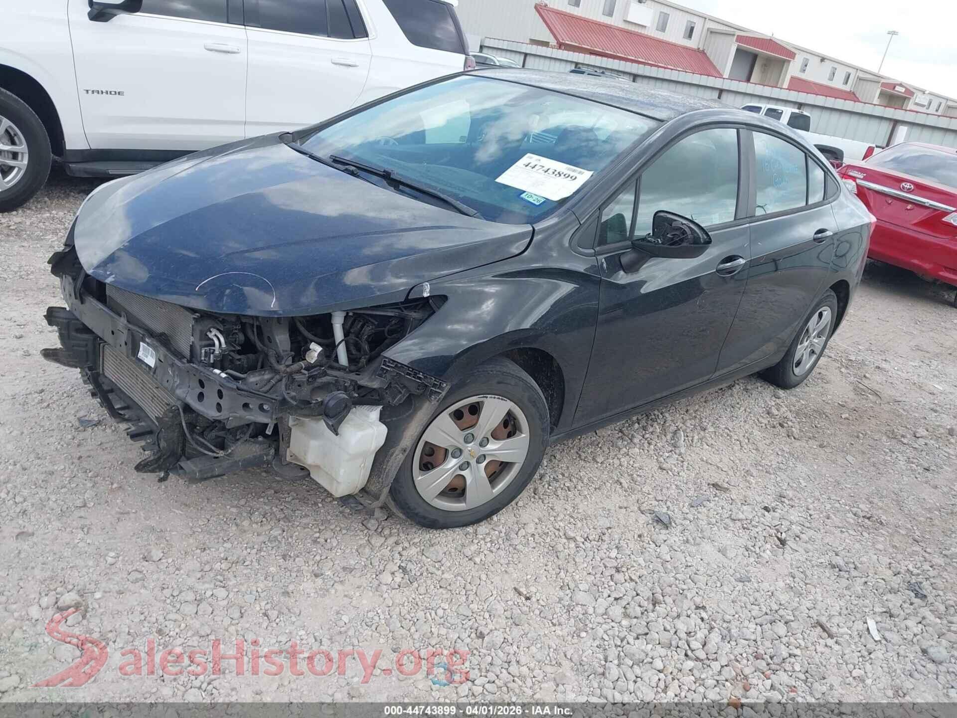 2018 CHEVROLET CRUZE VIN 1G1BC5SMXJ7225539, front view