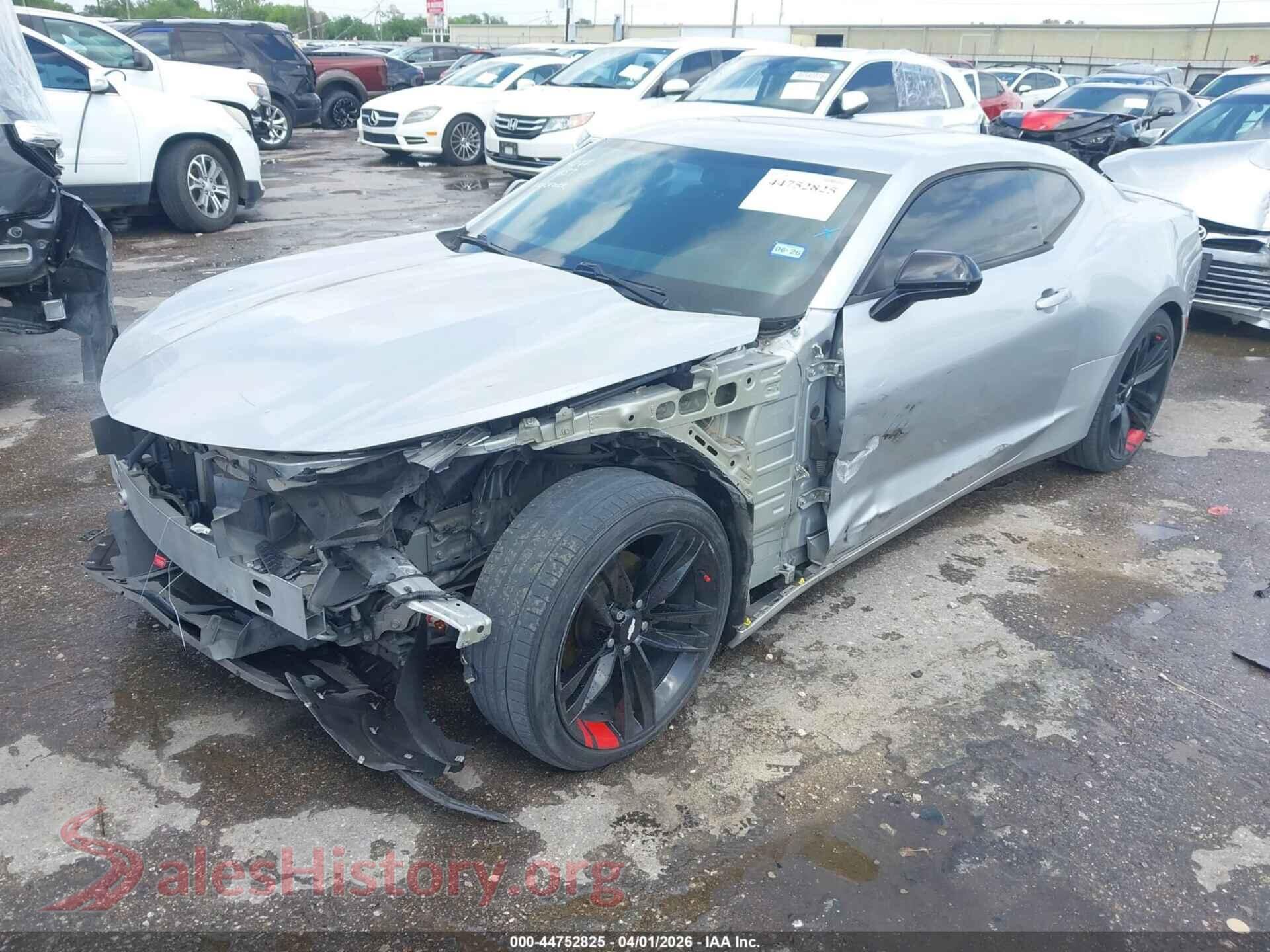 2018 CHEVROLET CAMARO VIN 1G1FB1RS6J0114450, front view