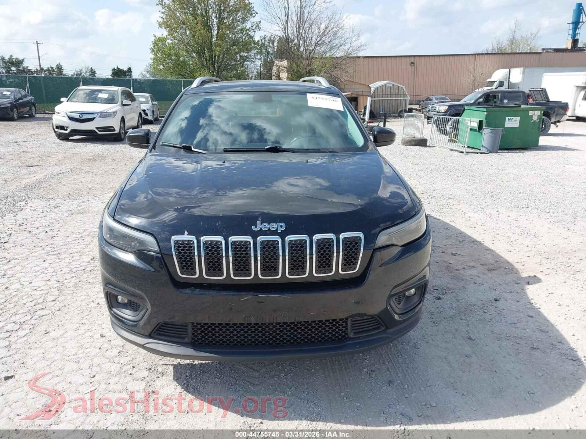 2019 JEEP CHEROKEE VIN 1C4PJMCB1KD459341, damage close-up