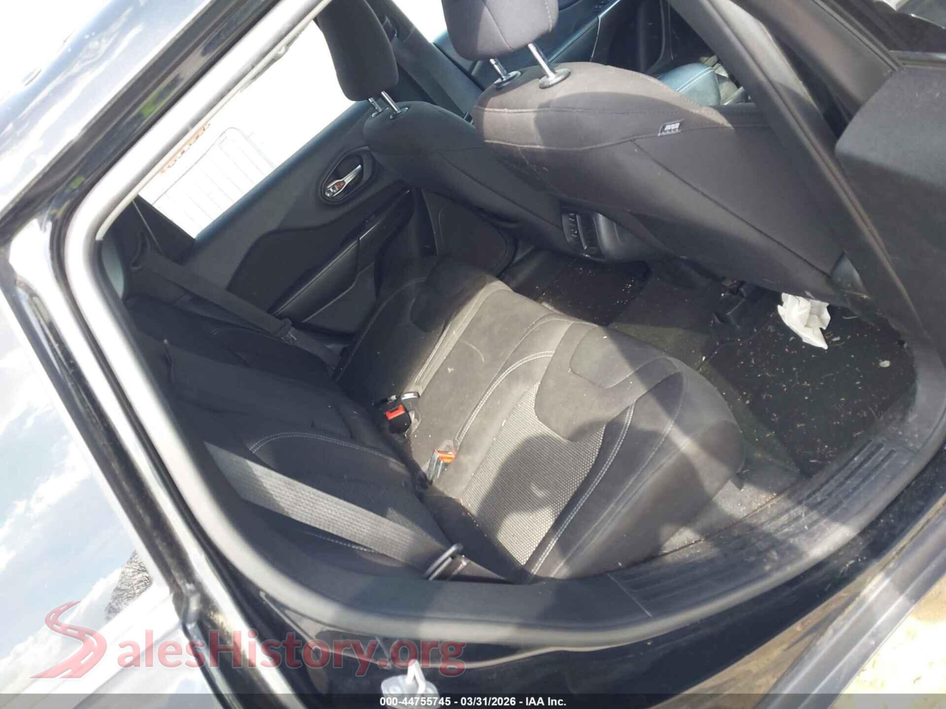 2019 JEEP CHEROKEE VIN 1C4PJMCB1KD459341, front passenger side