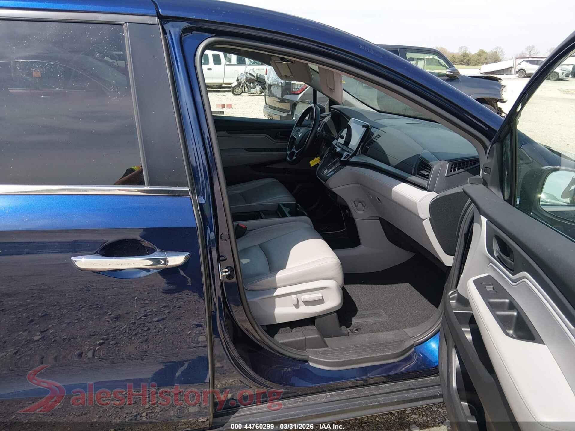 2019 HONDA ODYSSEY VIN 5FNRL6H77KB016493, rear view