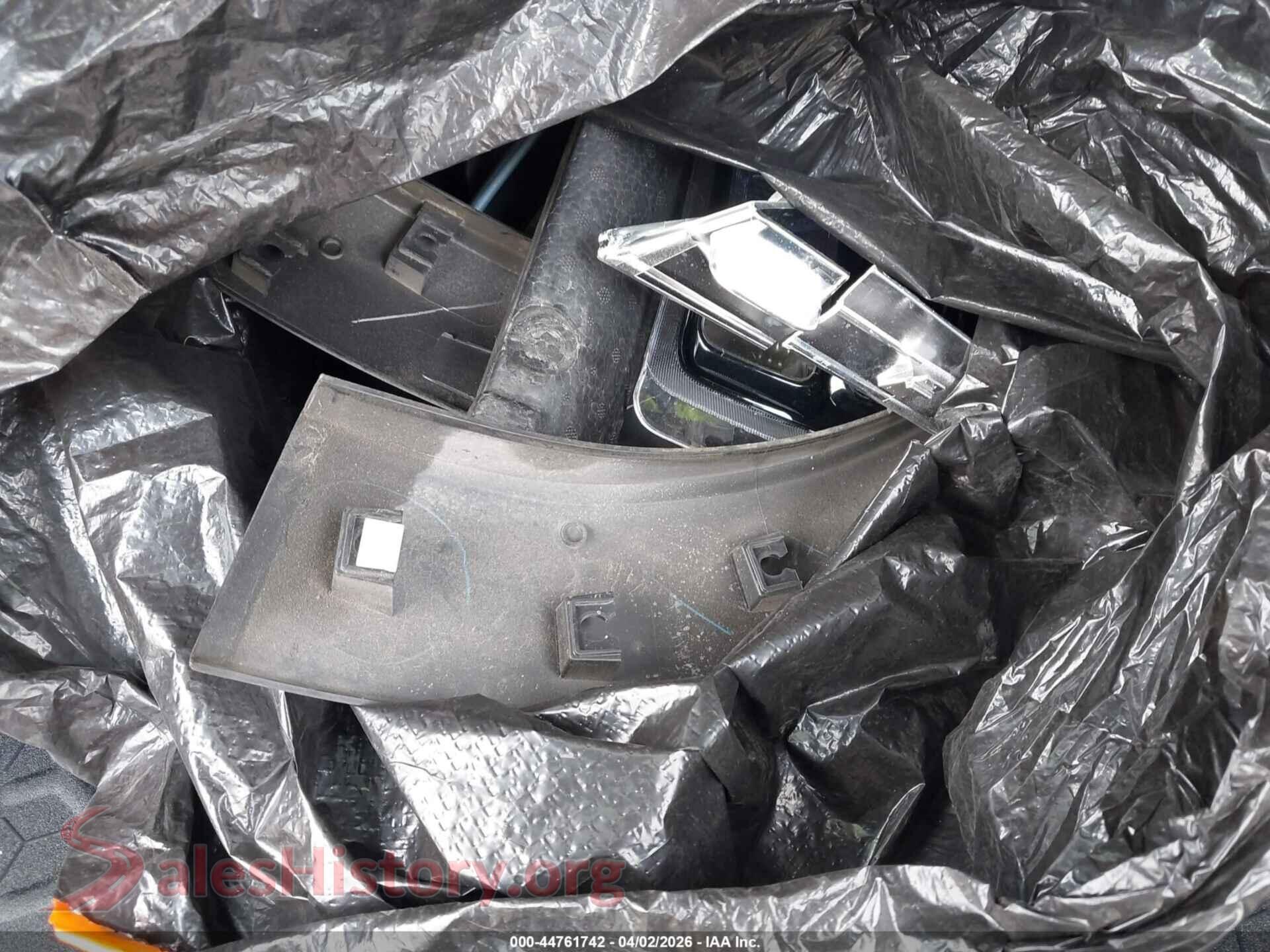 2025 FORD BRONCO SPORT VIN 3FMCR9BN7SRE15721, damage close-up