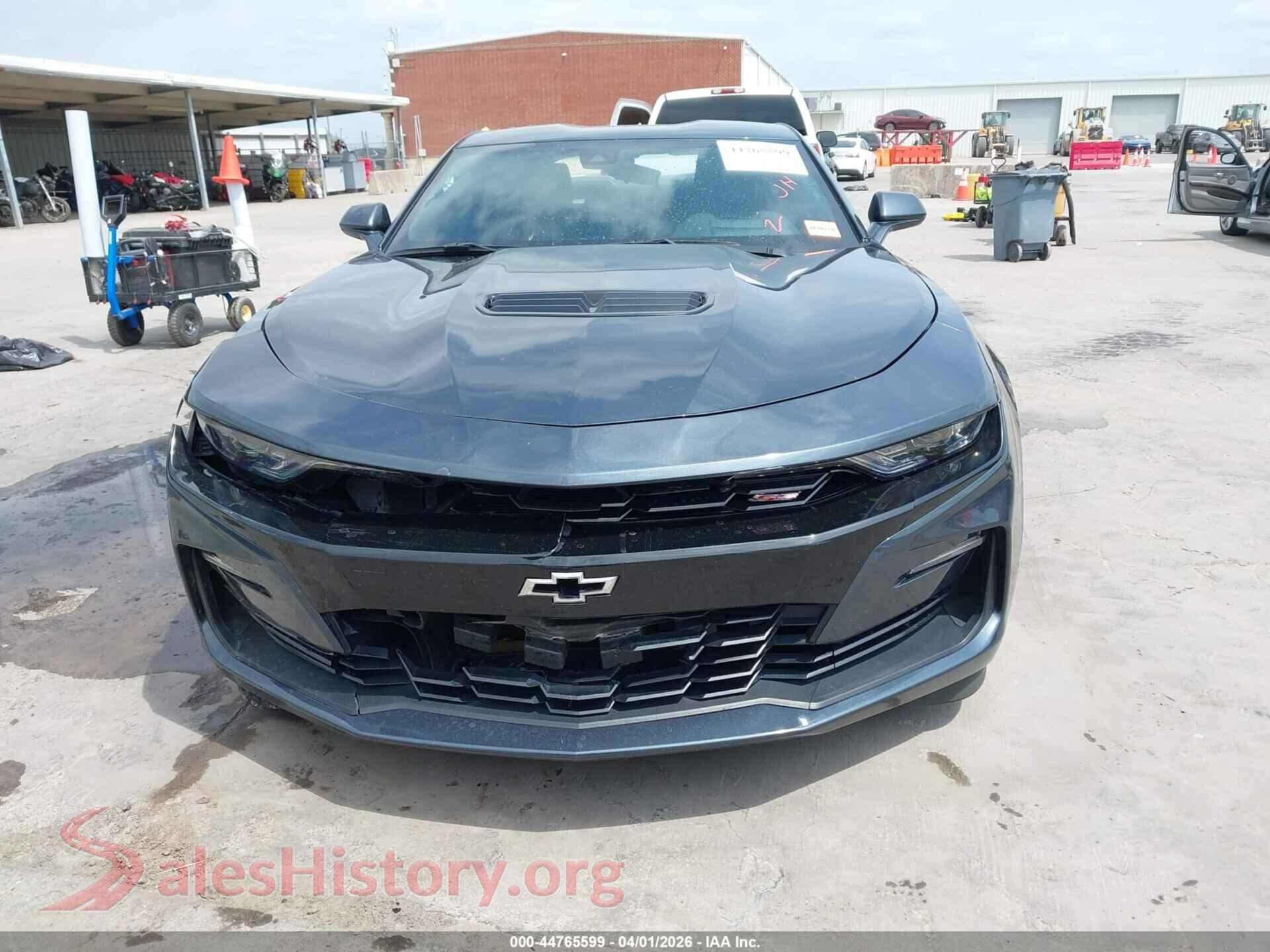 2019 CHEVROLET CAMARO VIN 1G1FH1R7XK0159368, damage close-up