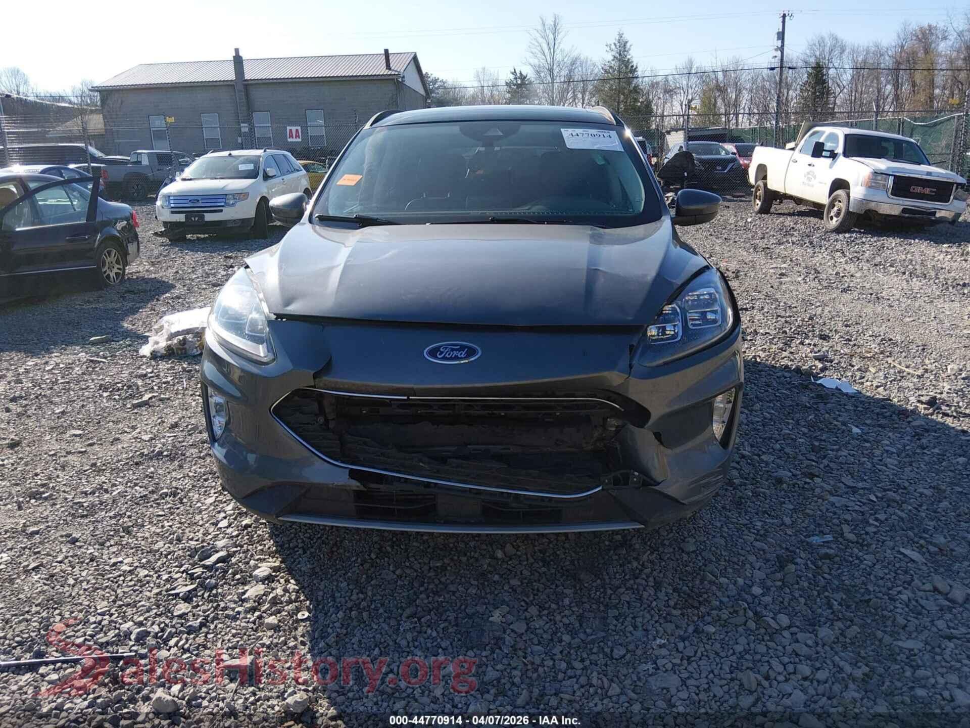 2022 FORD ESCAPE VIN 1FMCU9J94NUB61806, rear passenger side