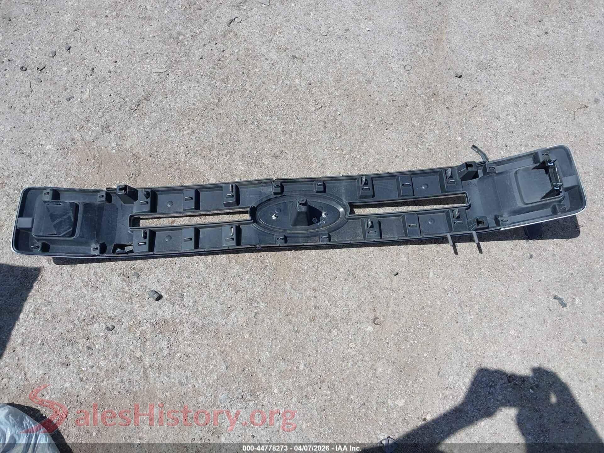 2018 FORD F-150 VIN 1FTEX1CBXJKD67143, damage close-up