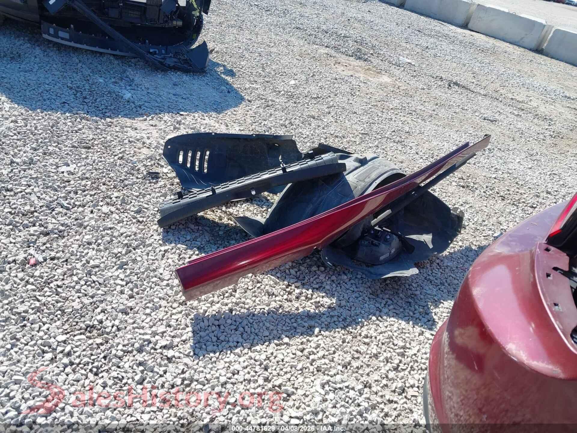 2017 DODGE CHARGER VIN 2C3CDXBG6HH643193, damage close-up