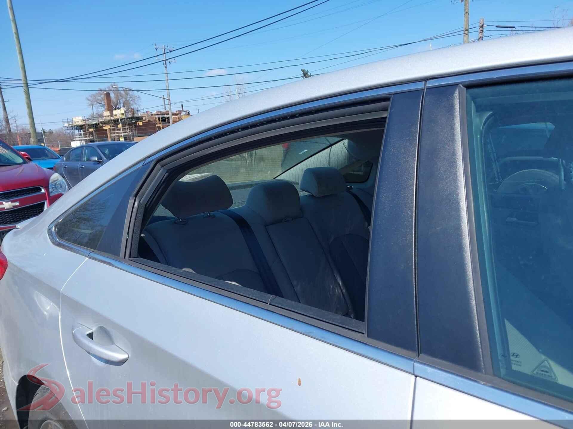 2017 HYUNDAI SONATA VIN 5NPE24AF5HH552781, auction photo 17