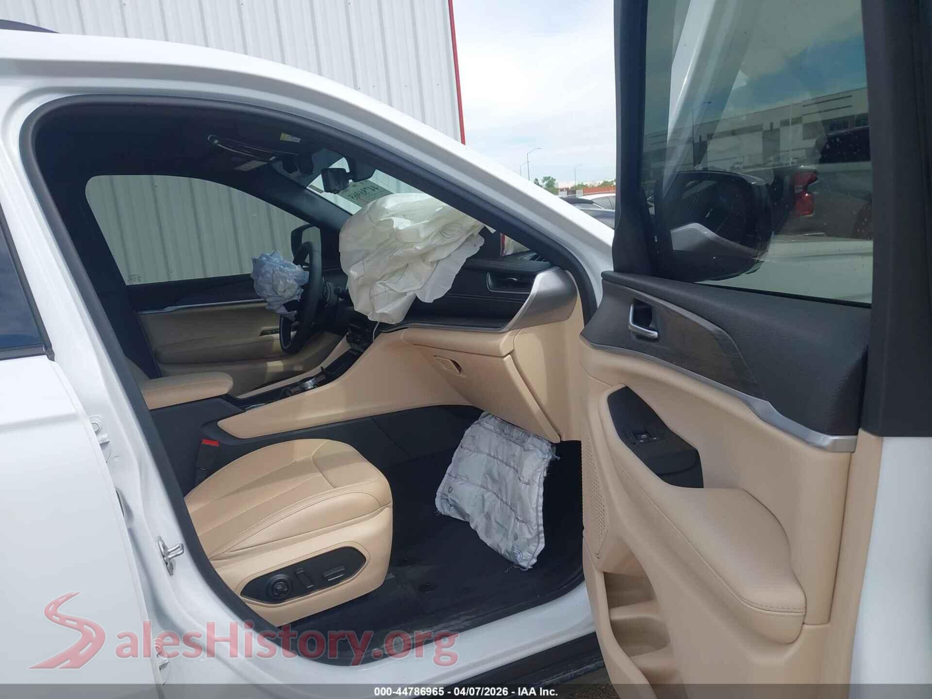 2025 JEEP GRAND CHEROKEE L VIN 1C4RJJBGXS8676237, rear view