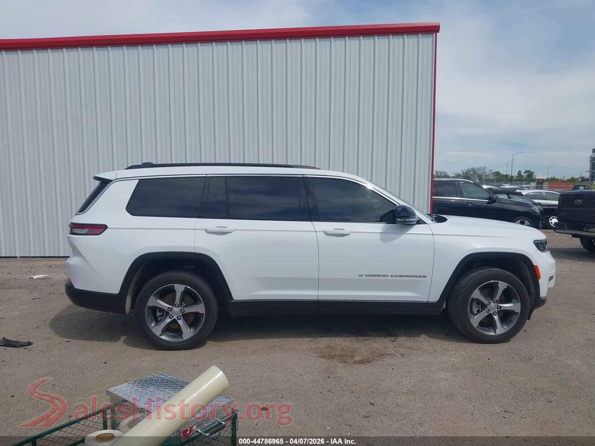 2025 JEEP GRAND CHEROKEE L VIN 1C4RJJBGXS8676237, damage close-up
