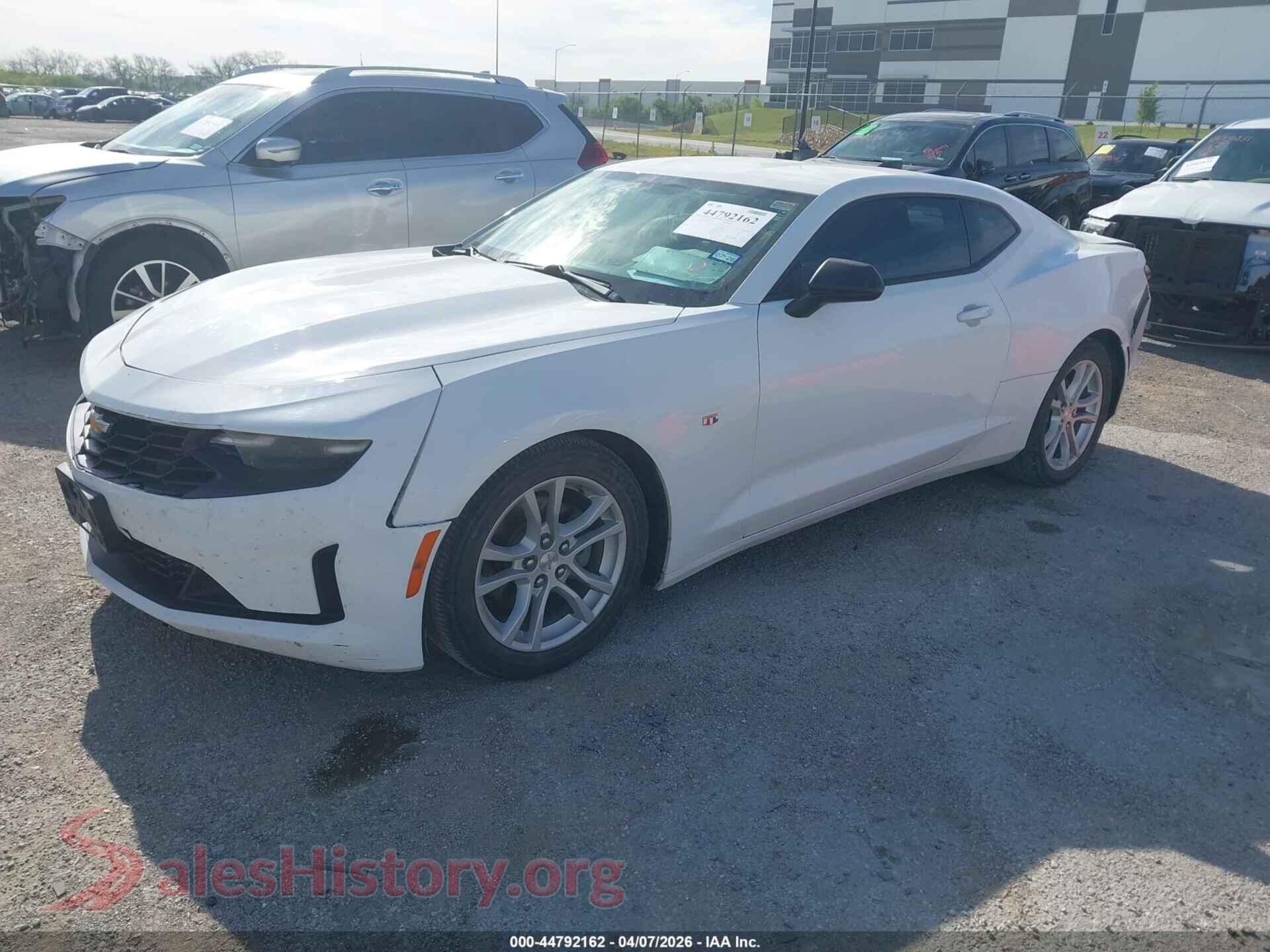 2020 CHEVROLET CAMARO VIN 1G1FB1RXXL0128558, front view