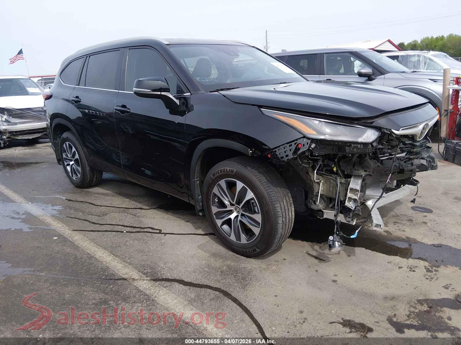 2024 TOYOTA HIGHLANDER VIN 5TDKDRBH7RS562587, auction photo