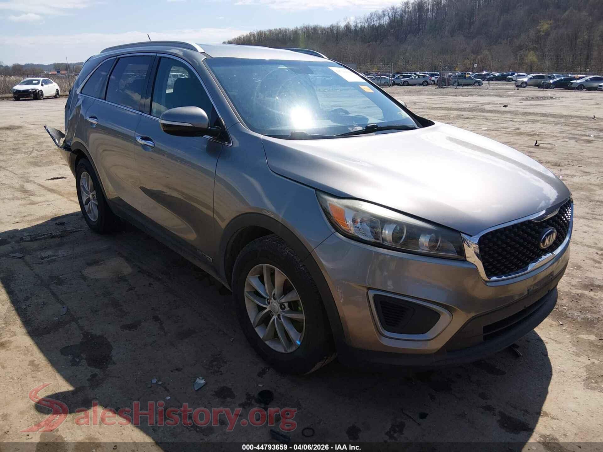 5XYPGDA54HG328846 2017 KIA SORENTO