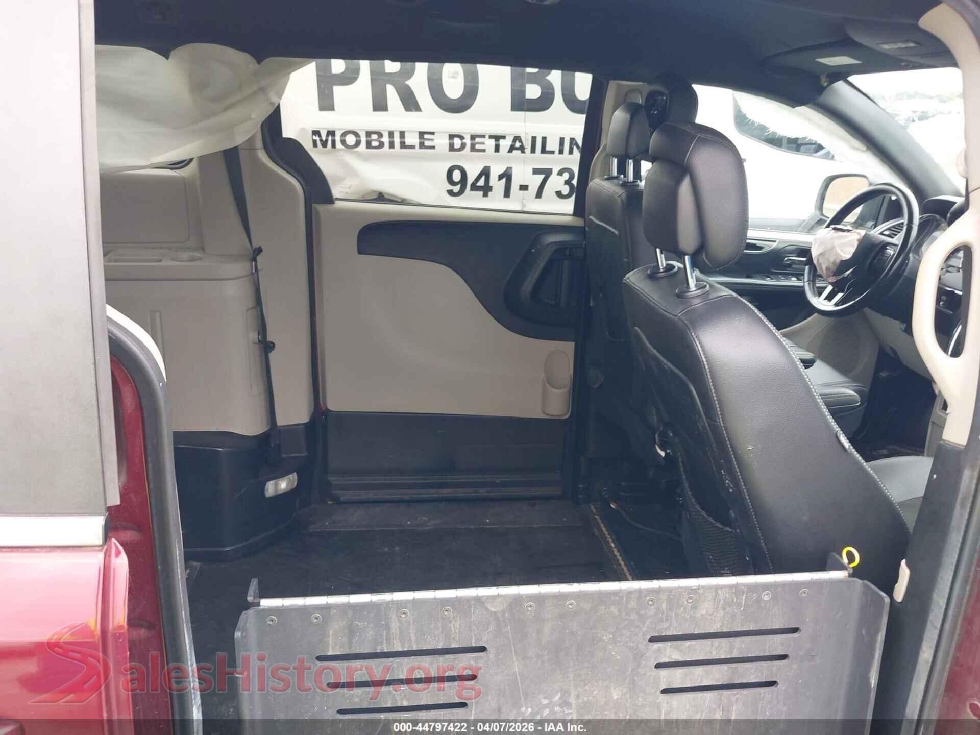 2020 DODGE GRAND CARAVAN VIN 2C4RDGCG4LR183538, front passenger side