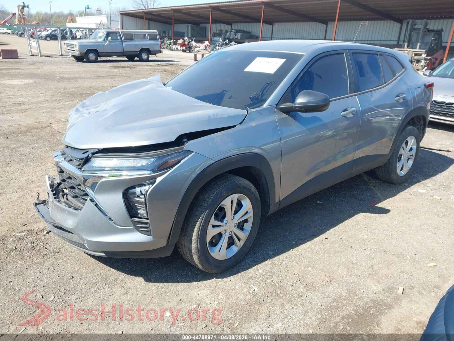 2025 CHEVROLET TRAX VIN KL77LFEP1SC342943, front view