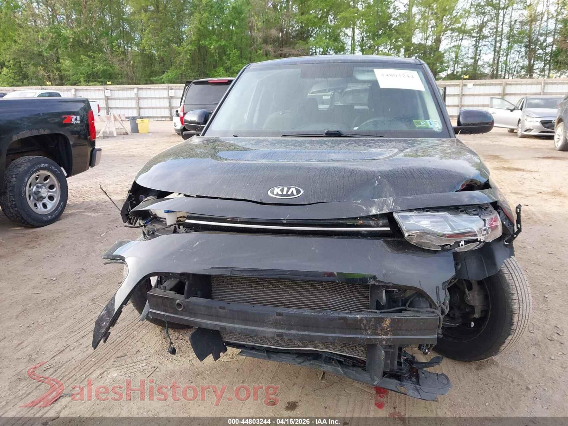 2021 KIA SOUL VIN KNDJ23AU5M7762576, damage close-up