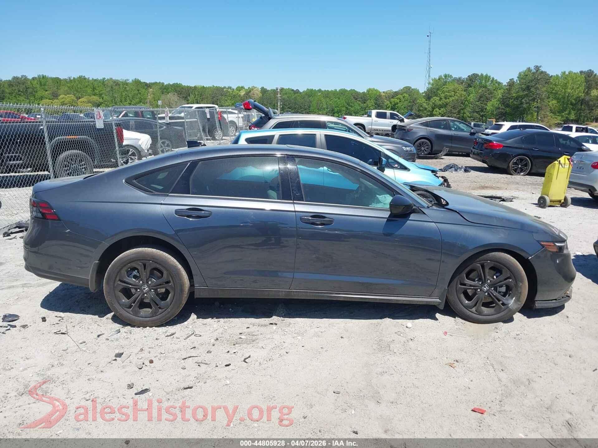 2025 HONDA ACCORD VIN 1HGCY1F46SA087570, damage close-up