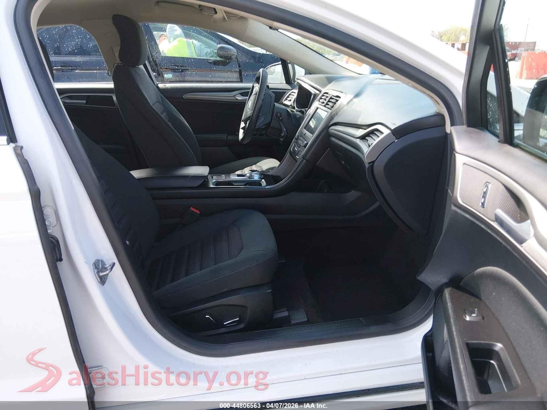 2017 FORD FUSION VIN 3FA6P0HDXHR353991, rear view