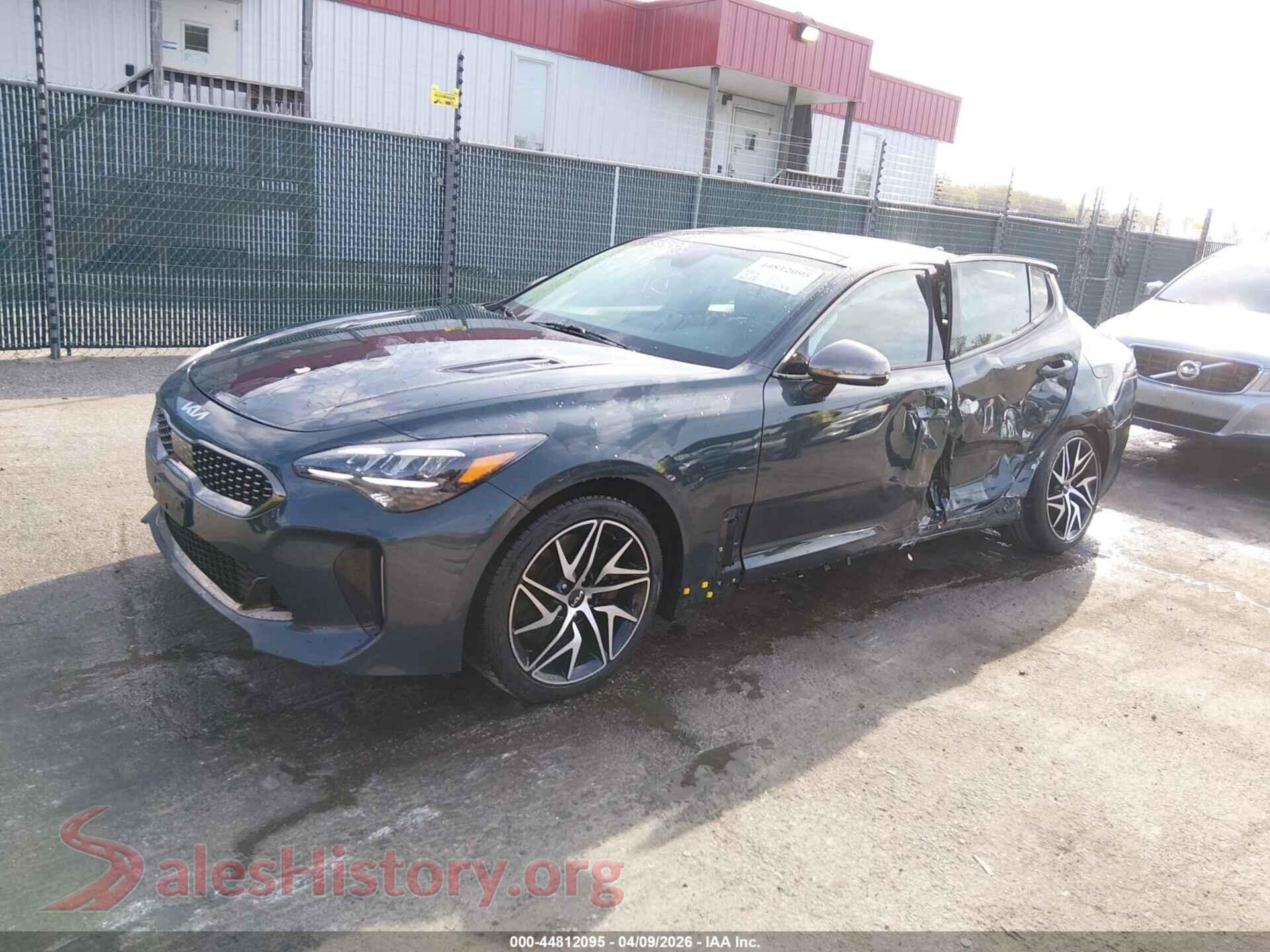 2022 KIA STINGER VIN KNAE35LD9N6115951, front view
