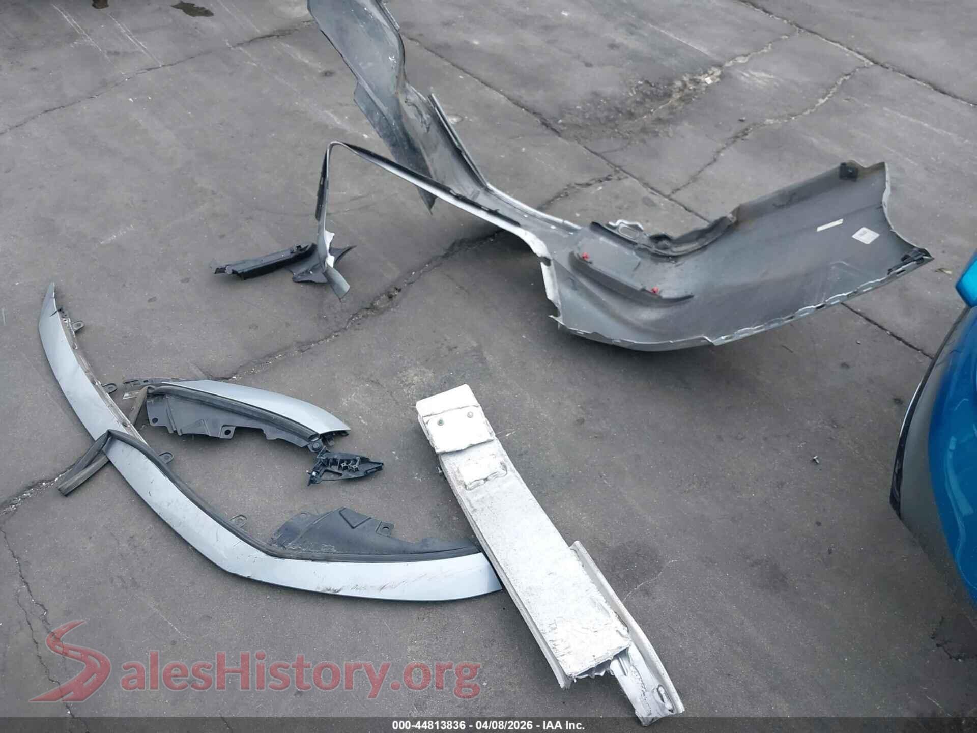 2020 HONDA INSIGHT VIN 19XZE4F97LE004712, damage close-up