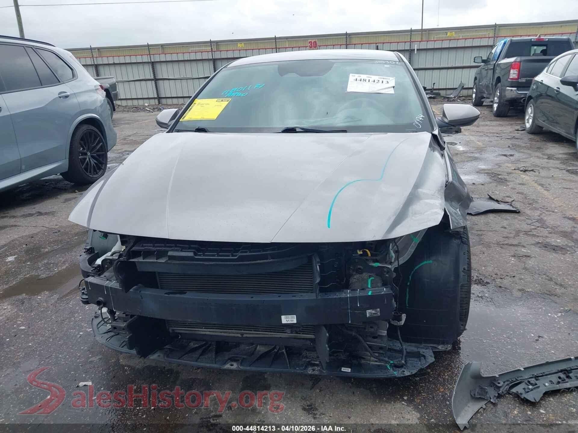 2023 HYUNDAI ELANTRA VIN KMHLL4AG6PU610474, damage close-up