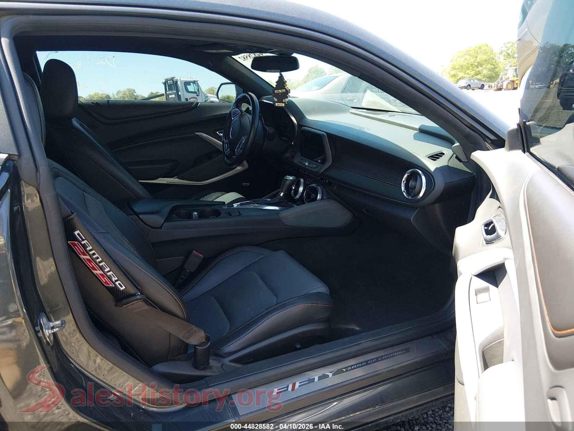 2017 CHEVROLET CAMARO VIN 1G1FH1R7XH0117582, rear view