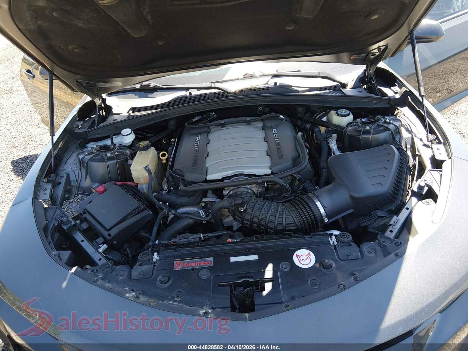 2017 CHEVROLET CAMARO VIN 1G1FH1R7XH0117582, interior dashboard