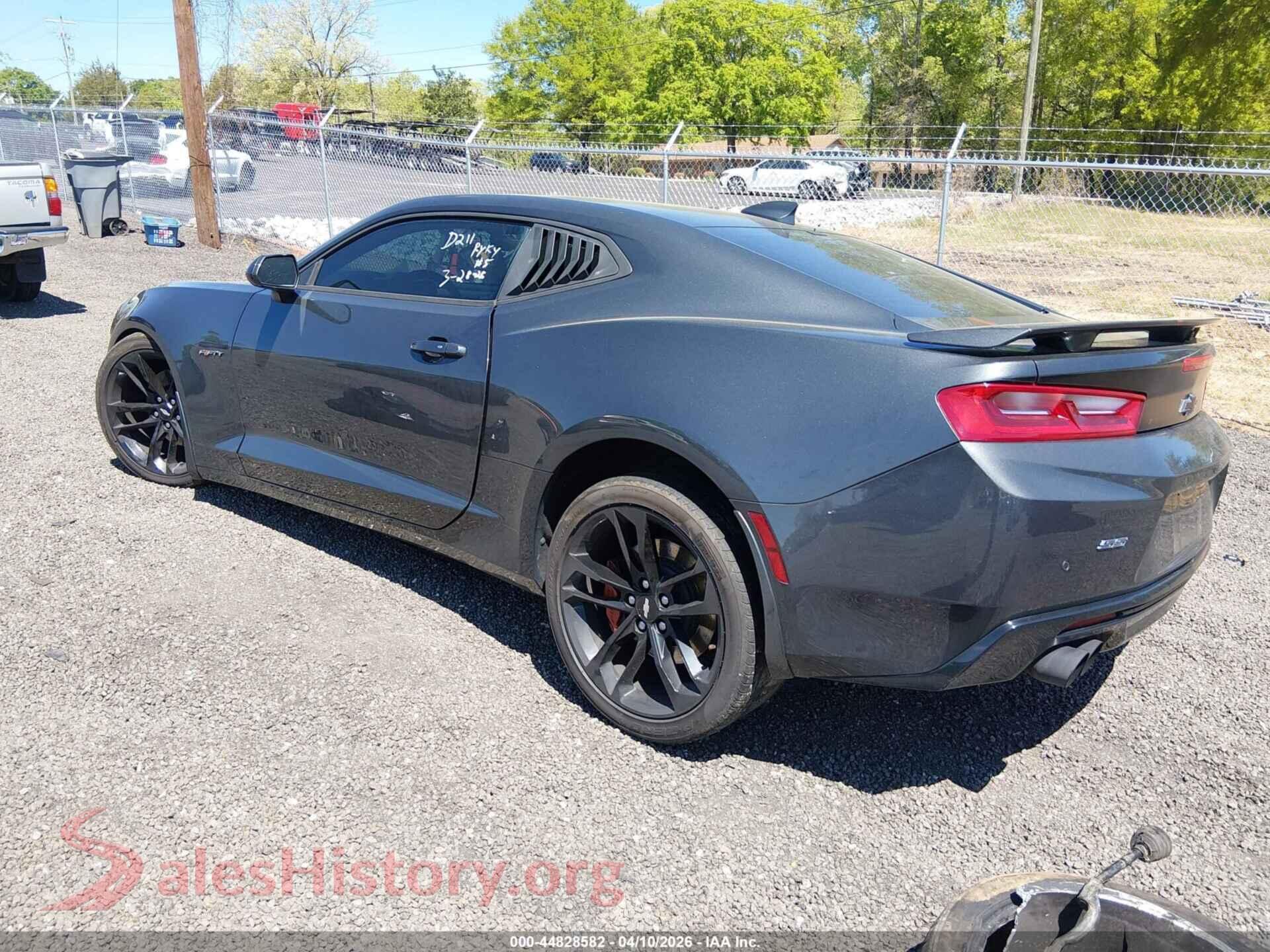 2017 CHEVROLET CAMARO VIN 1G1FH1R7XH0117582, driver side view