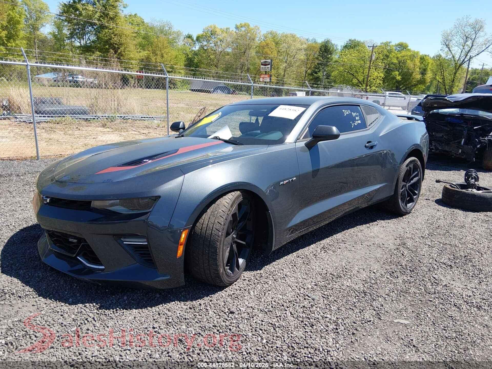 2017 CHEVROLET CAMARO VIN 1G1FH1R7XH0117582, front view