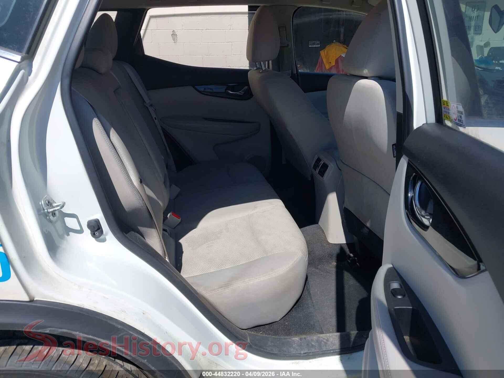 2018 NISSAN ROGUE SPORT VIN JN1BJ1CR3JW203505, front passenger side